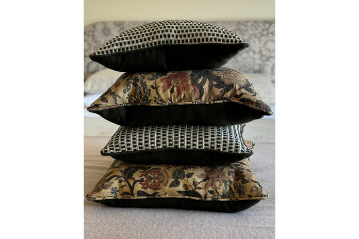 Cushions Piped (50 x 50cm)